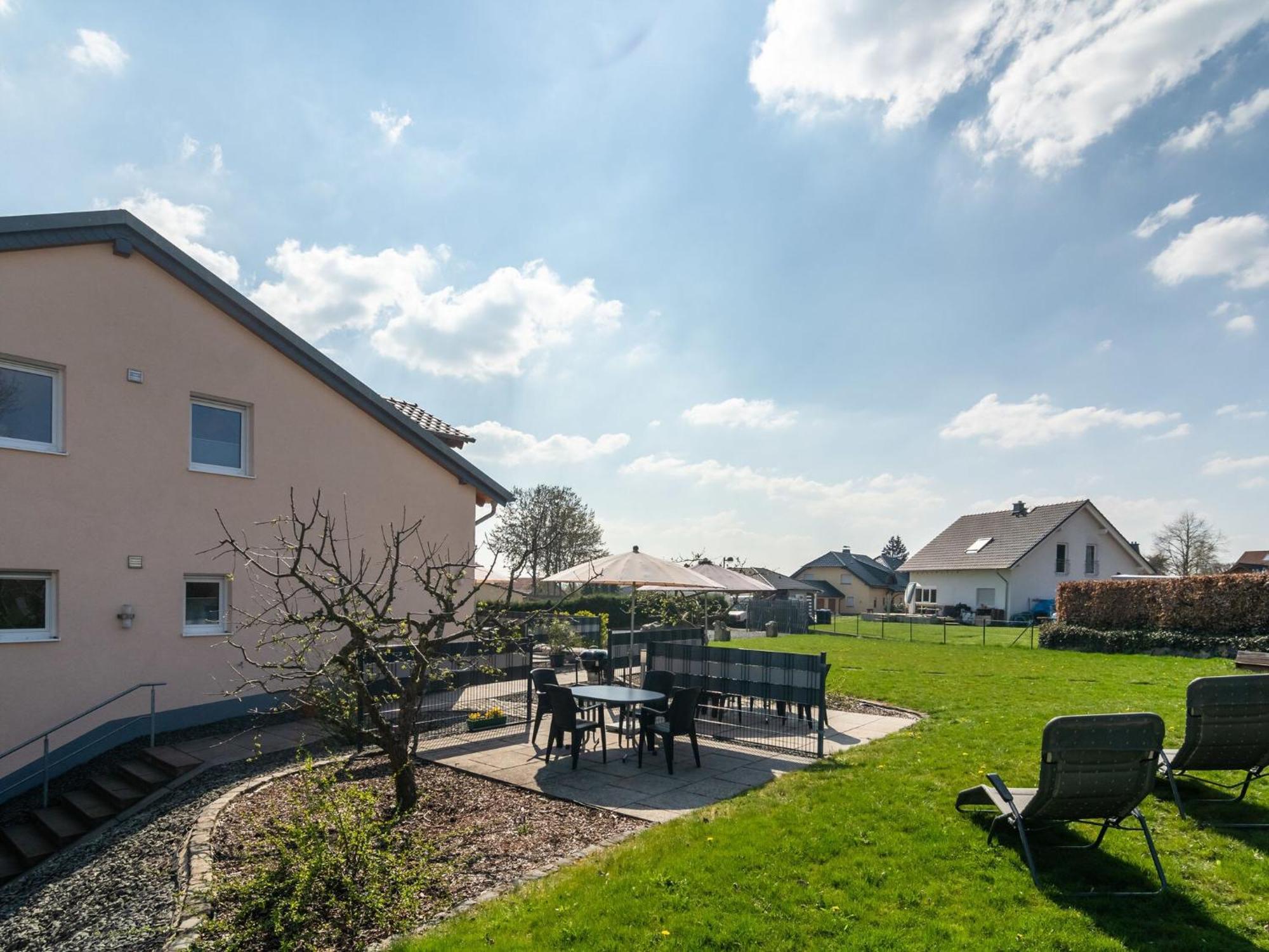 Lovely Modern Apartment With Private Terrace Ellscheid Экстерьер фото