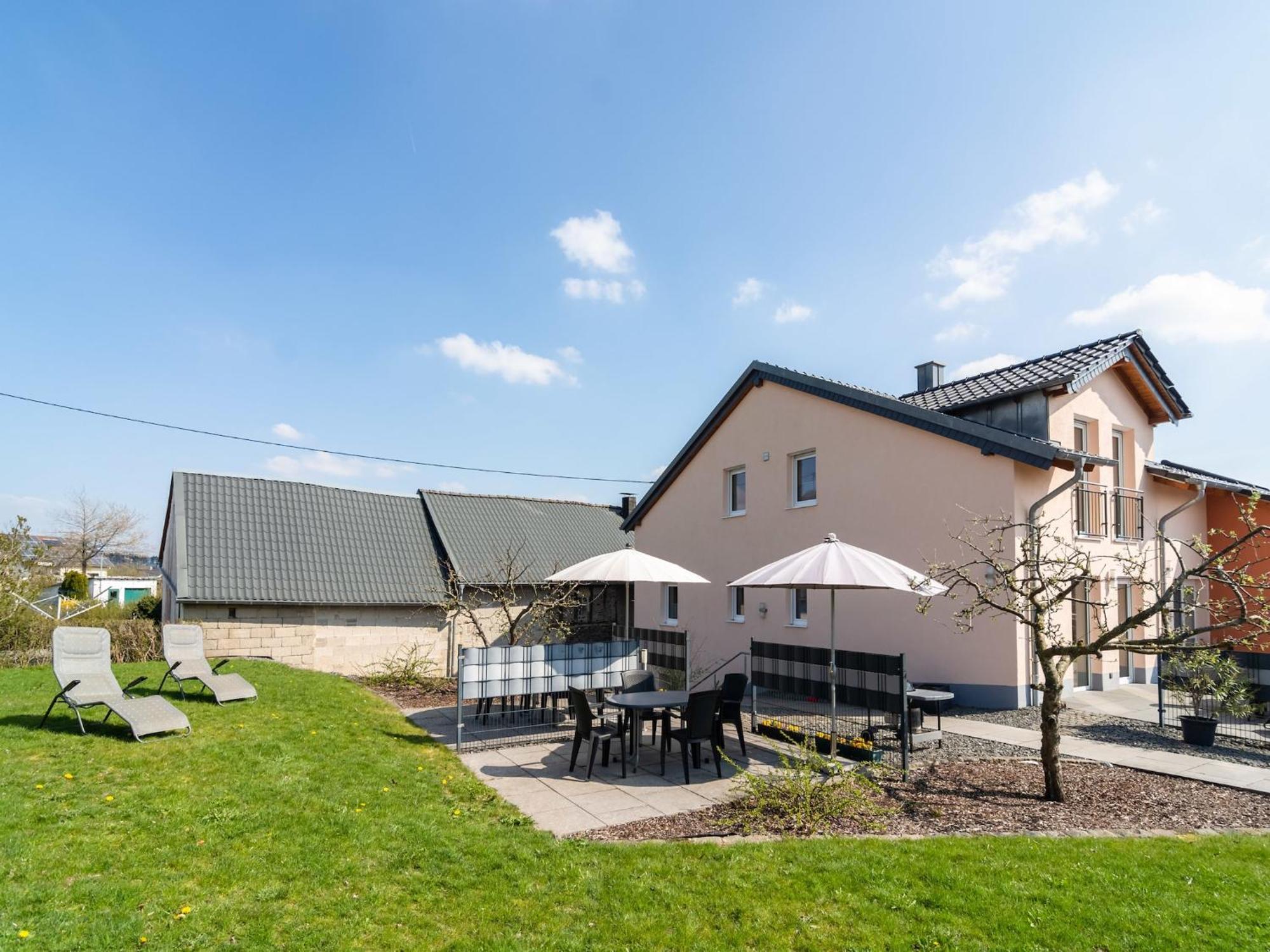 Lovely Modern Apartment With Private Terrace Ellscheid Экстерьер фото