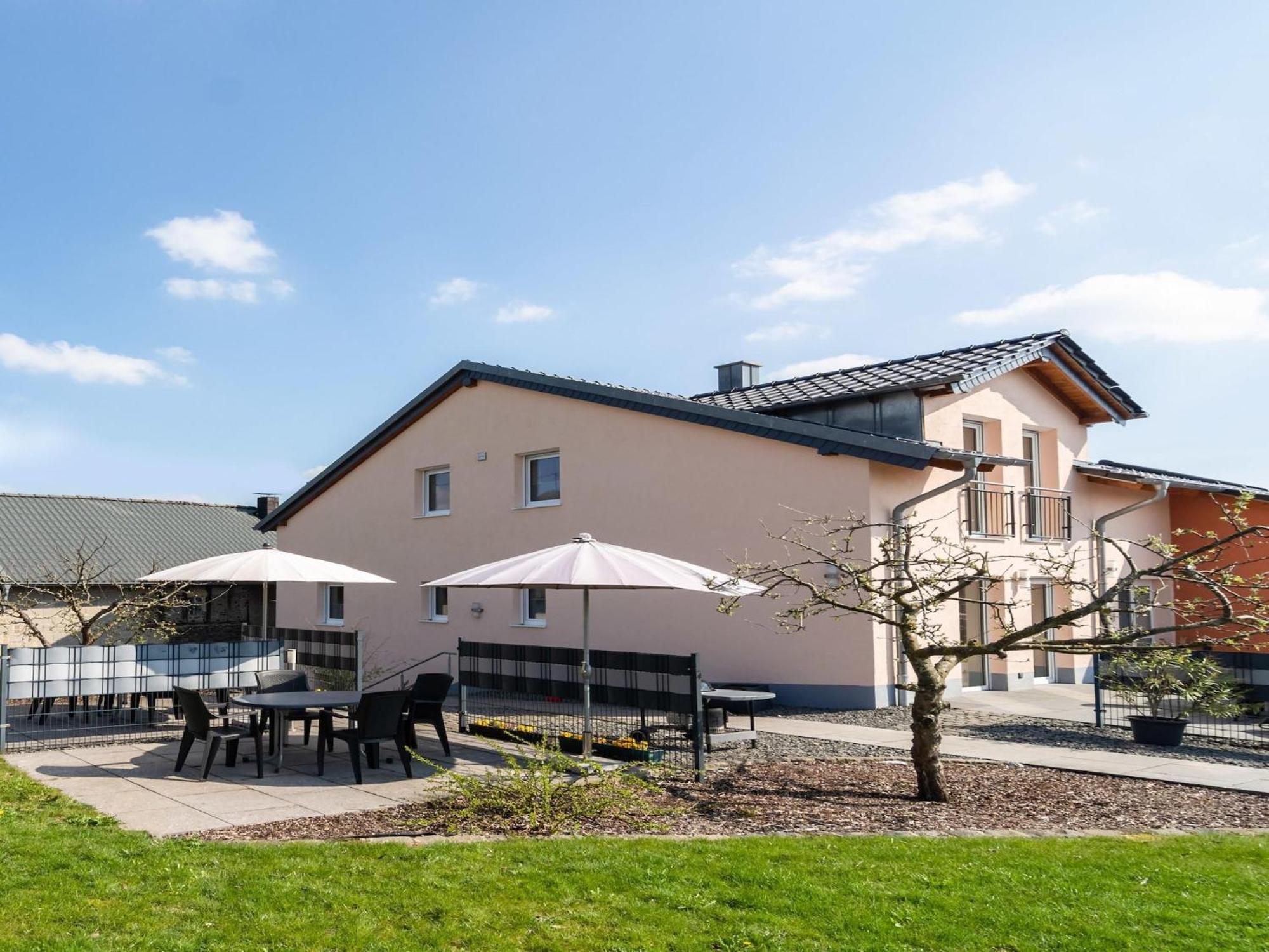 Lovely Modern Apartment With Private Terrace Ellscheid Экстерьер фото